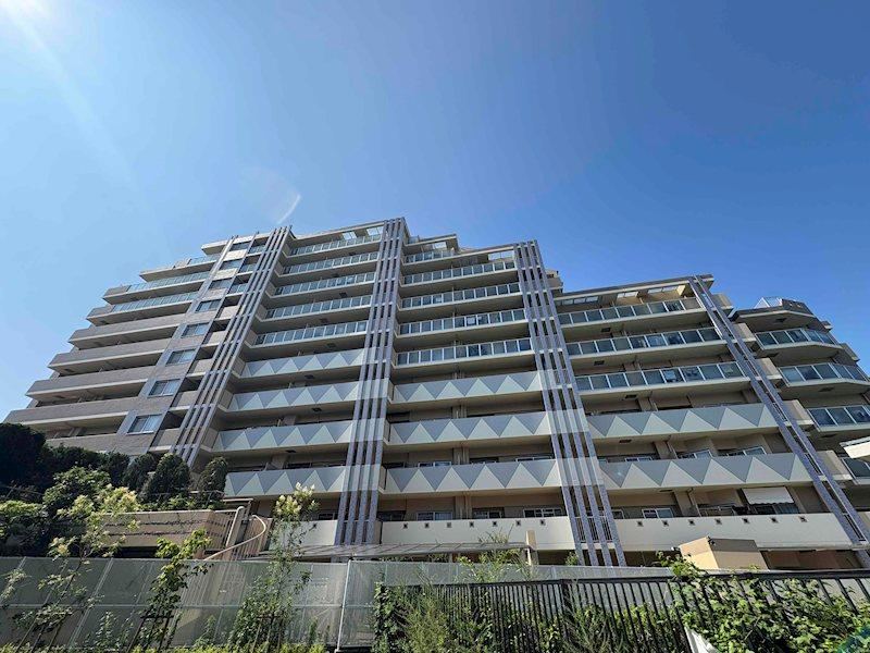 3LDK apartment in Suita, Osaka - Photo 1