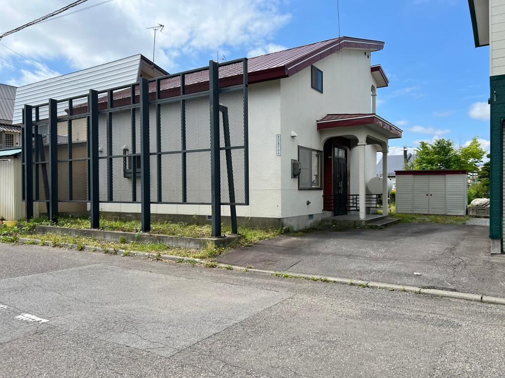 4LDK+S house in Asahikawa, Hokkaido - Photo 1