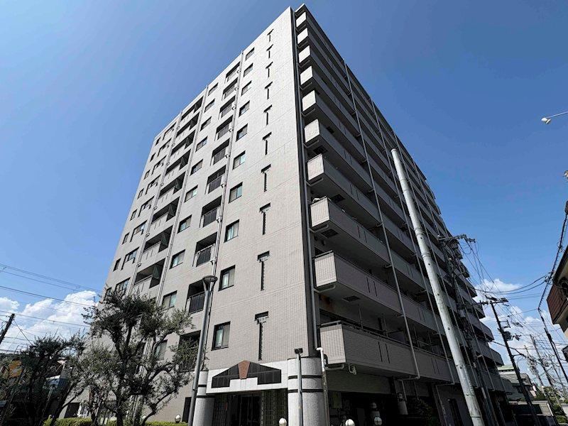 3LDK apartment in Suita, Osaka - Photo 1