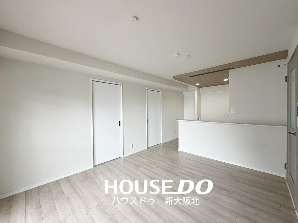 3LDK+S apartment in Yodogawa Ward, Osaka - Photo 1