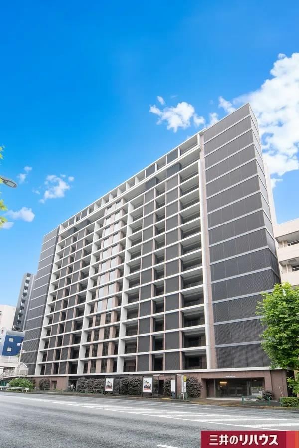 2LDK apartment in Meguro Ward, Tokyo - Photo 1