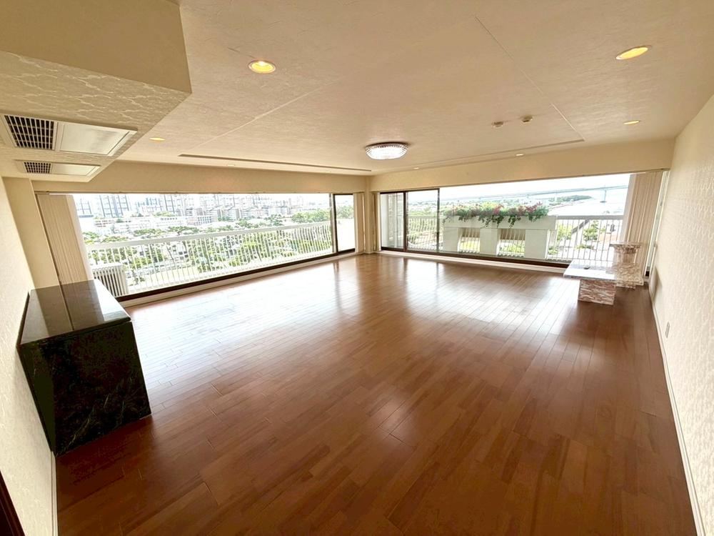 4LDK apartment in Ashiya, Hyogo - Photo 1
