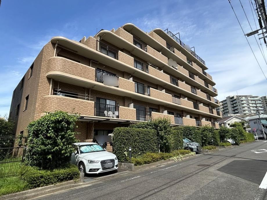 4LDK apartment in Inagi, Tokyo - Photo 1