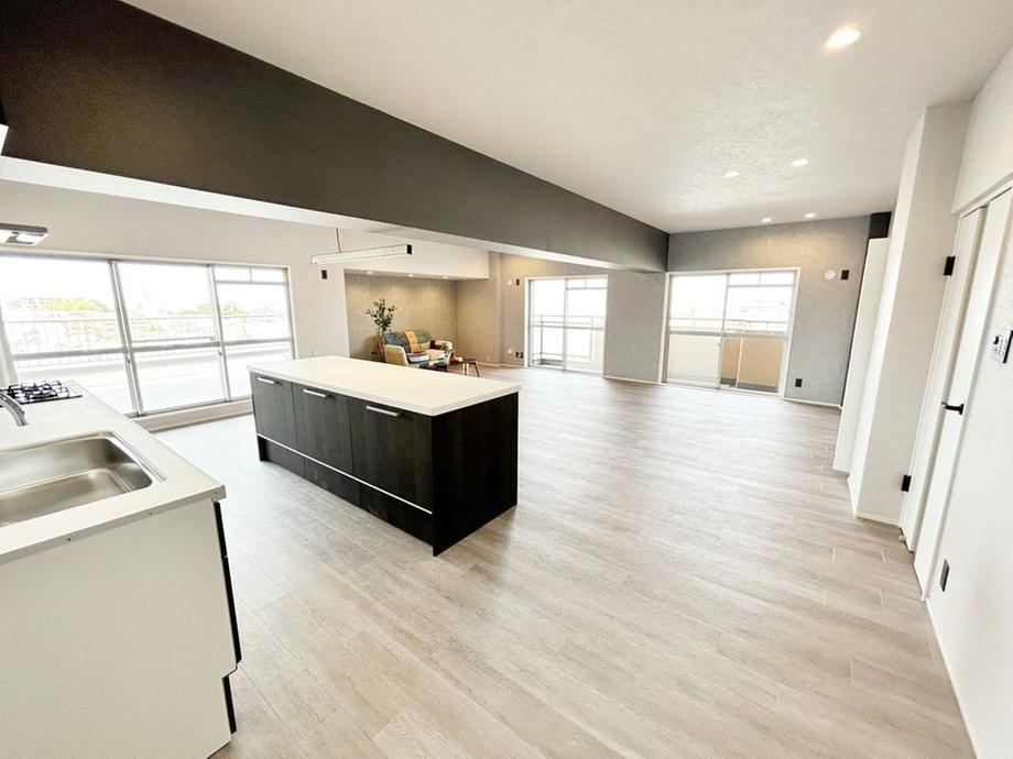 3LDK apartment in Suita, Osaka - Photo 1