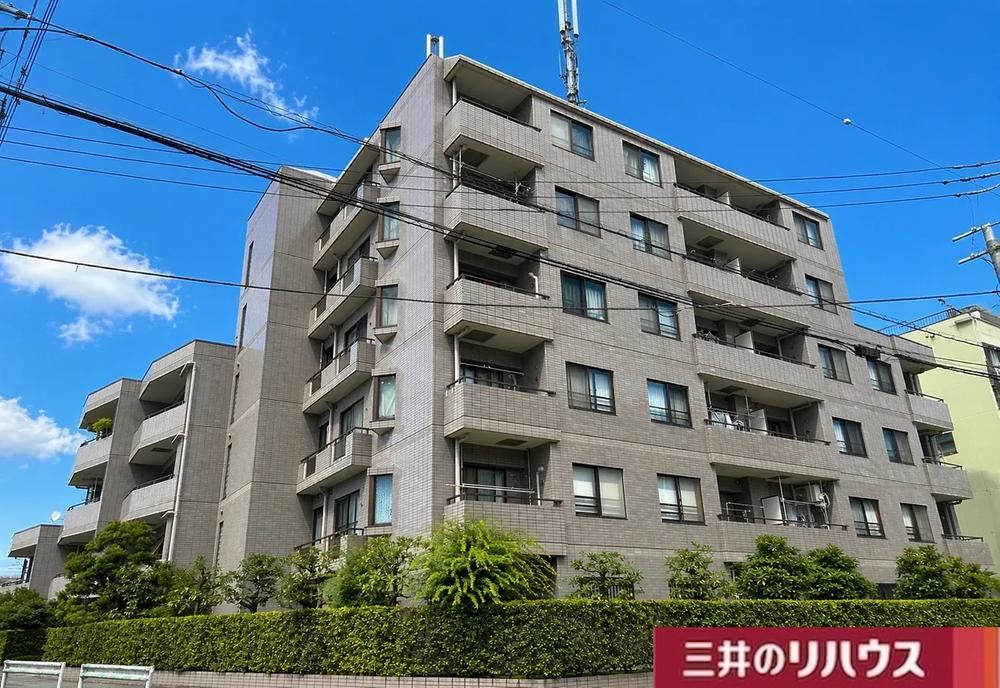 3LDK apartment in Fuchu, Tokyo - Photo 1