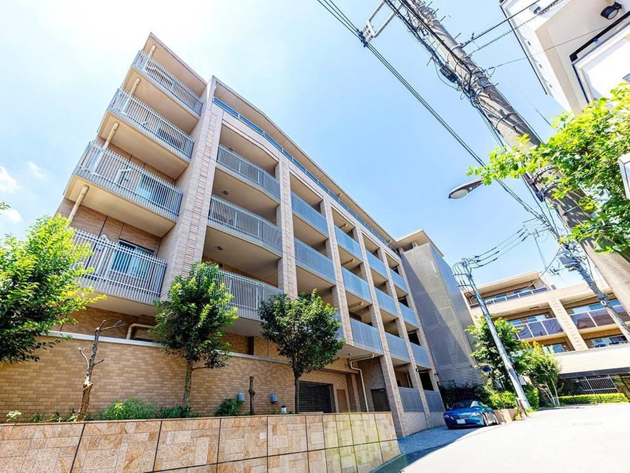 2LDK apartment in Toshima Ward, Tokyo - Photo 1