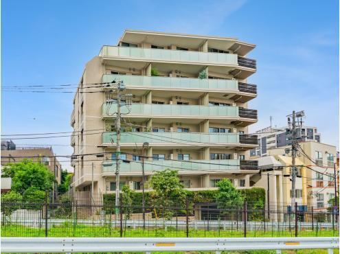 3LDK apartment in Shibuya Ward, Tokyo - Photo 1