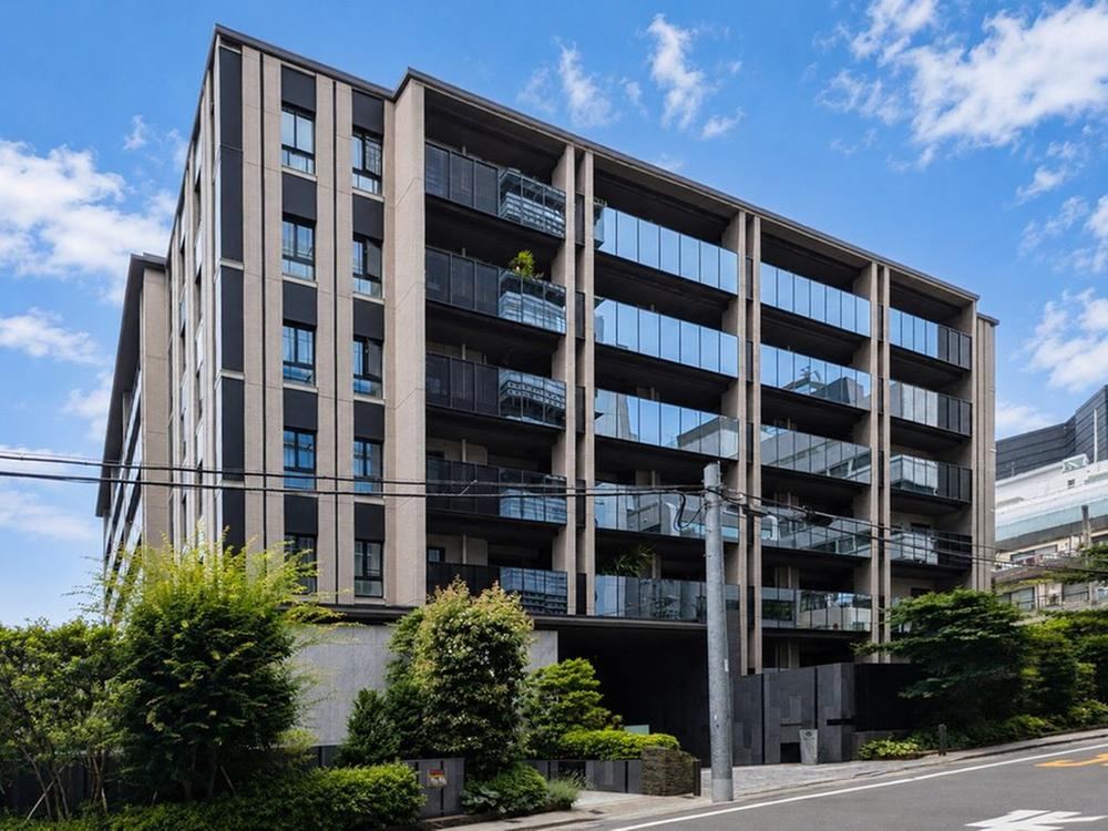 1LDK apartment in Shibuya Ward, Tokyo - Photo 1