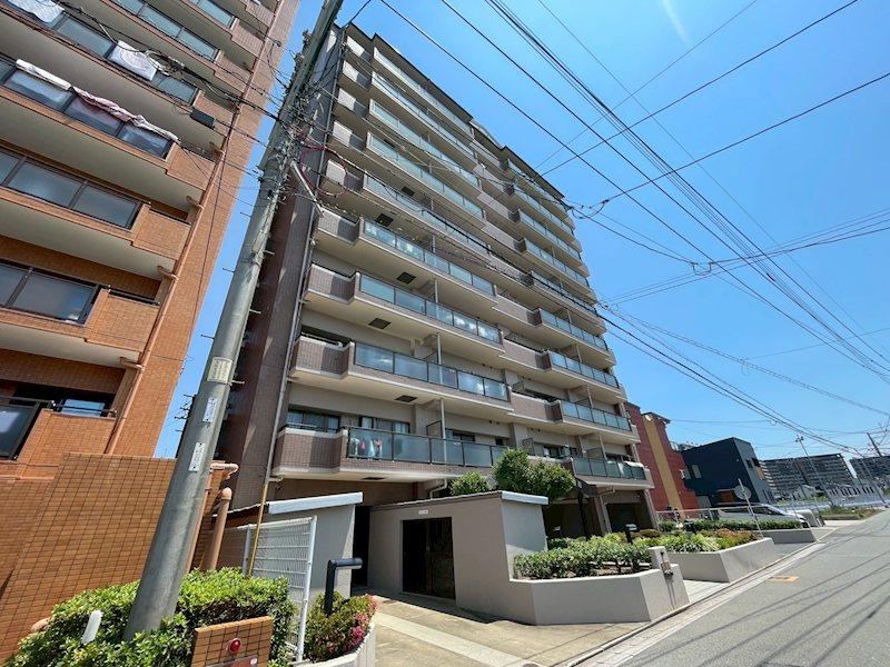 3LDK apartment in Fukutsu, Fukuoka - Photo 1
