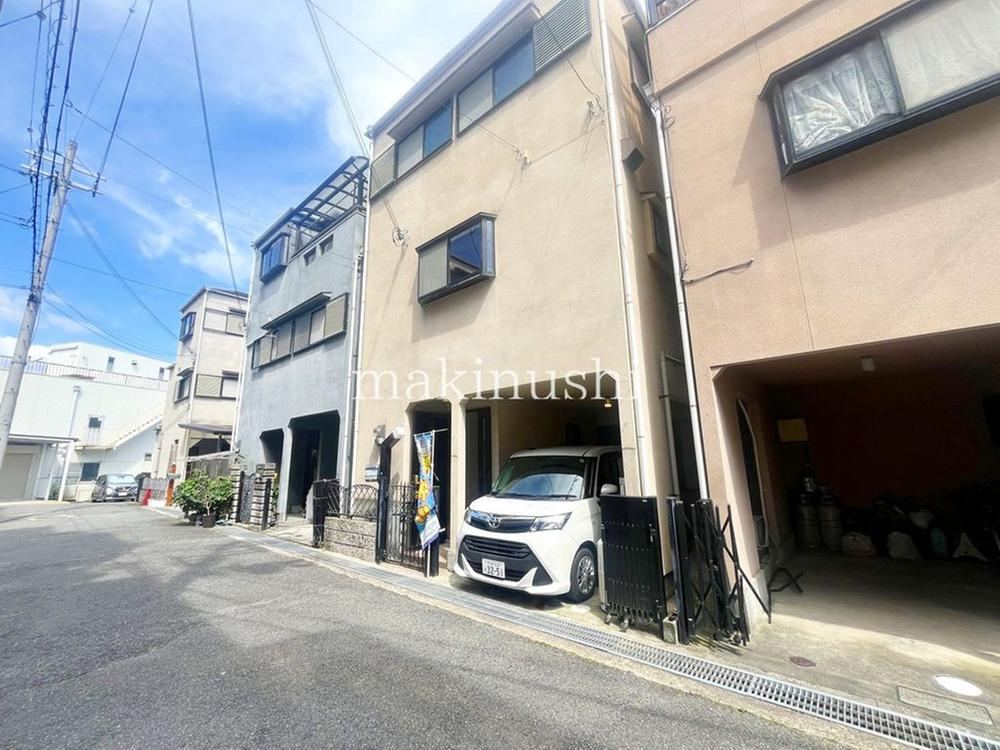 5LDK house in Tondabayashi, Osaka - Photo 1