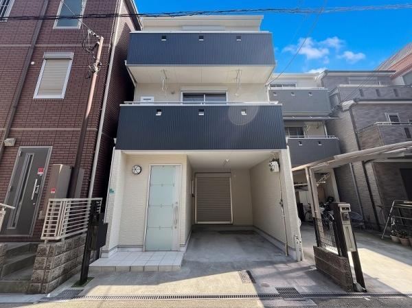 4LDK house in Suminoe Ward, Osaka - Photo 1