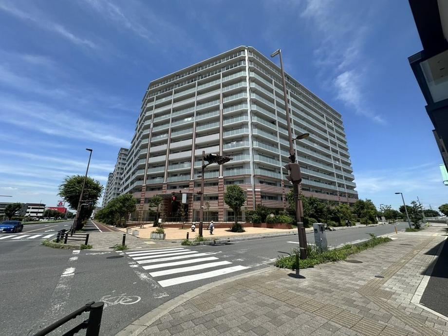 4LDK apartment in Midori Ward, Saitama - Photo 1