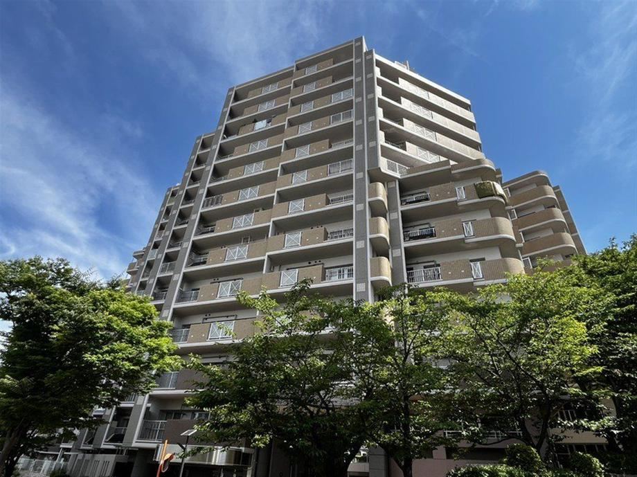 3LDK apartment in Yahatanishi Ward, Kitakyushu, Fukuoka - Photo 1