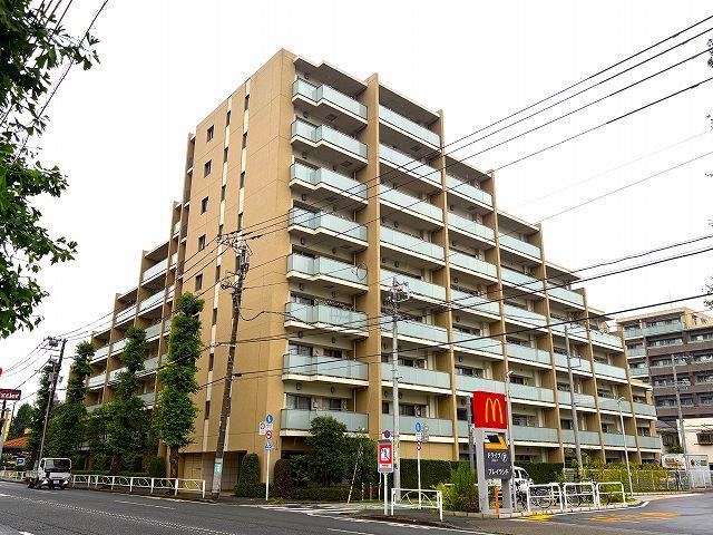 1LDK+S apartment in Fuchu, Tokyo - Photo 1