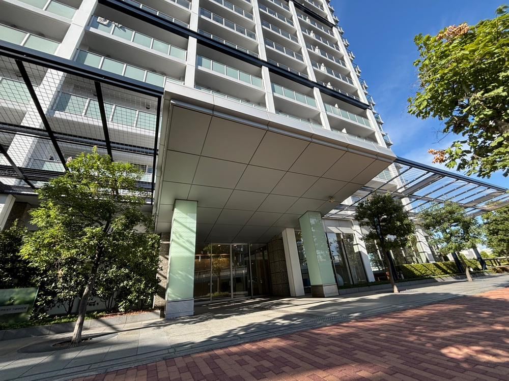 4LDK apartment in Minato Ward, Tokyo - Photo 1