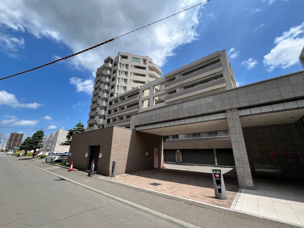 3LDK apartment in Chuo Ward, Sapporo, Hokkaido - Photo 1