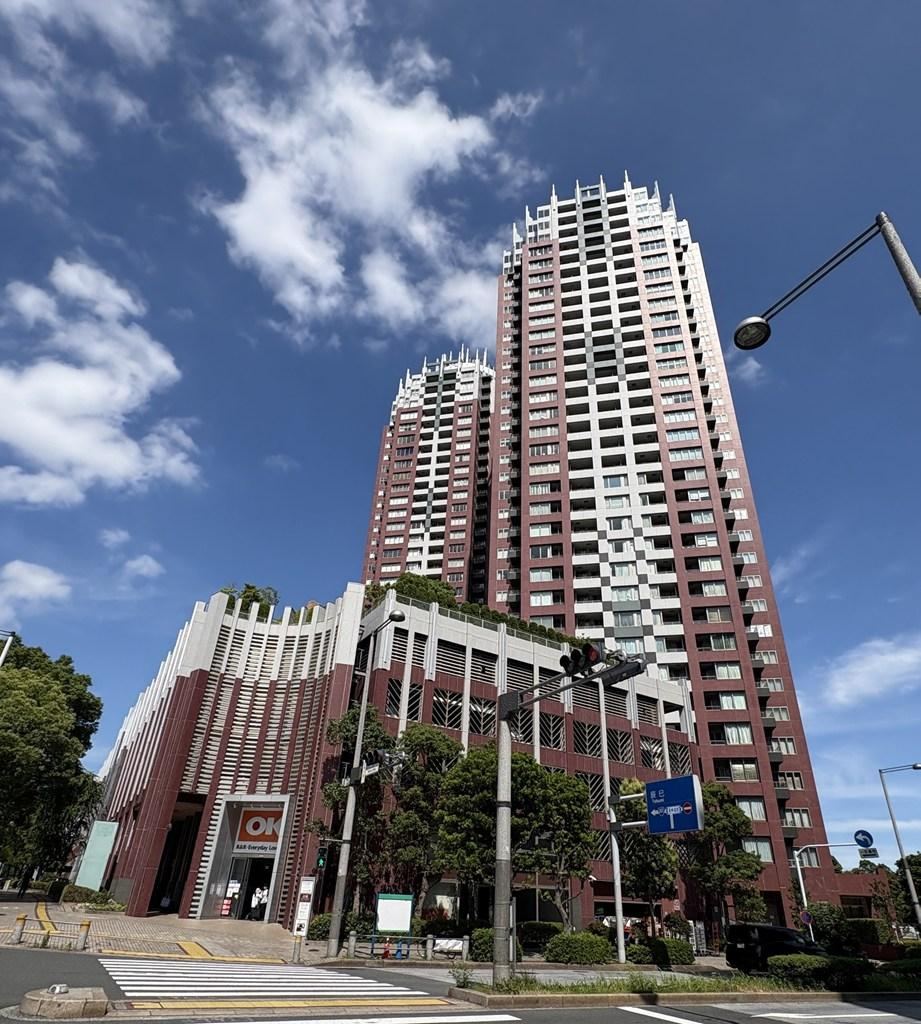 2LDK apartment in Minato Ward, Tokyo - Photo 1