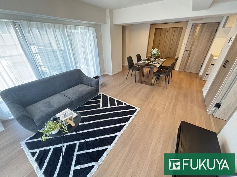 3LDK apartment in Chuo Ward, Kobe, Hyogo - Photo 1