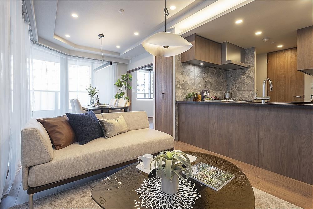 2LDK apartment in Minato Ward, Tokyo - Photo 1