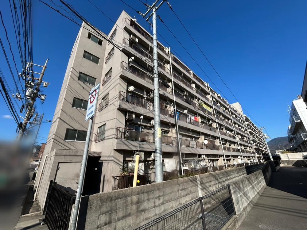 2LDK apartment in Kaita, Aki District, Hiroshima - Photo 1