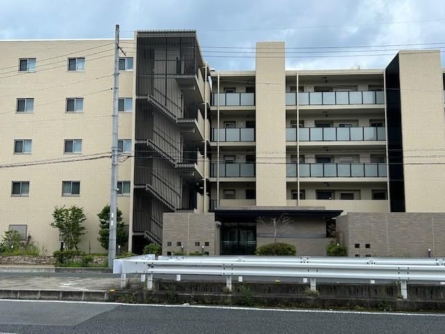 3LDK+2S apartment in Ikoma, Nara - Photo 1