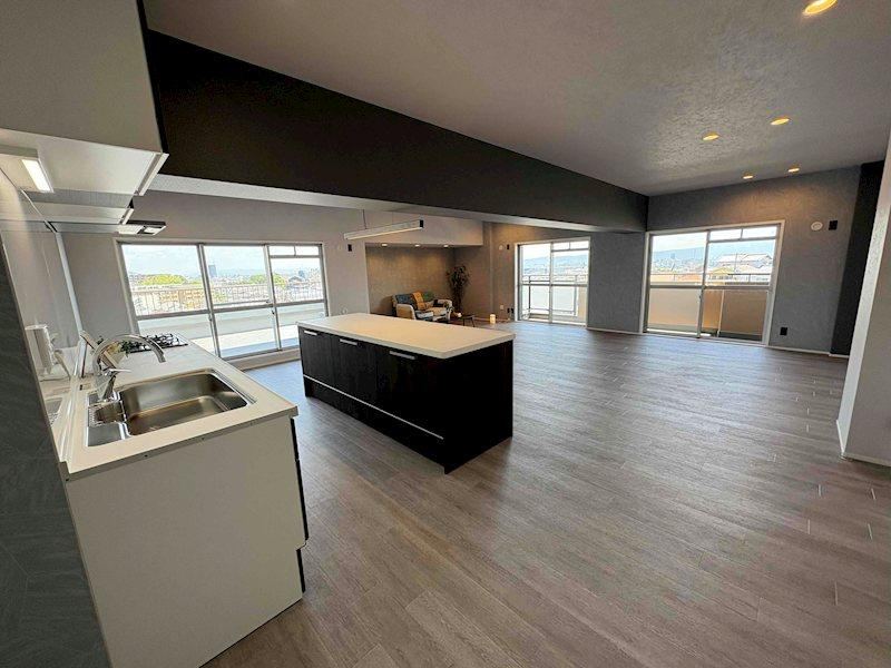 3LDK apartment in Suita, Osaka - Photo 1