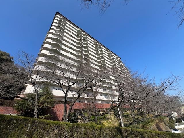 3LDK apartment in Chuo Ward, Kobe, Hyogo - Photo 1