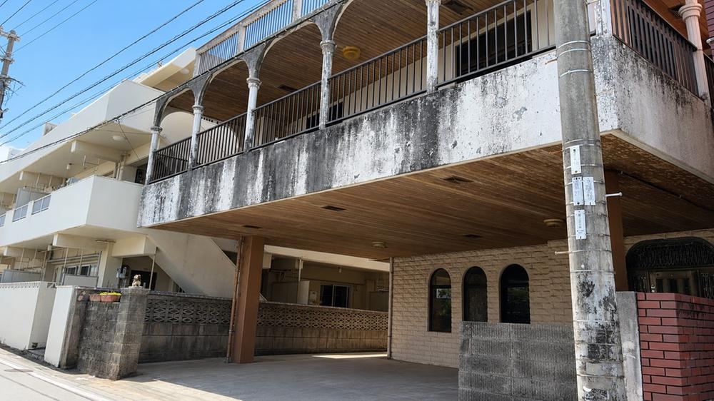 6LDK house in Urasoe, Okinawa - Photo 1