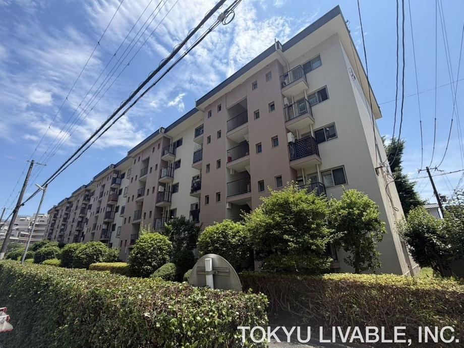 3LDK apartment in Suita, Osaka - Photo 1