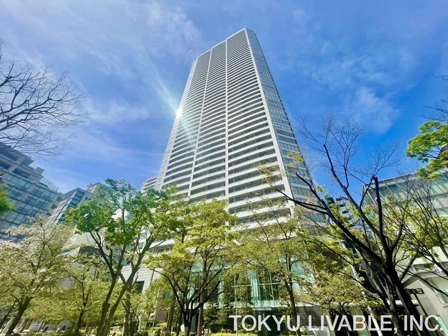 2LDK apartment in Nishi Ward, Osaka - Photo 1