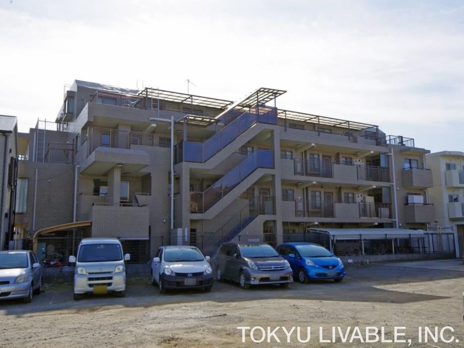 3LDK apartment in Hiratsuka, Kanagawa - Photo 1