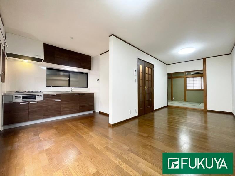 4LDK house in Hirakata, Osaka - Photo 1