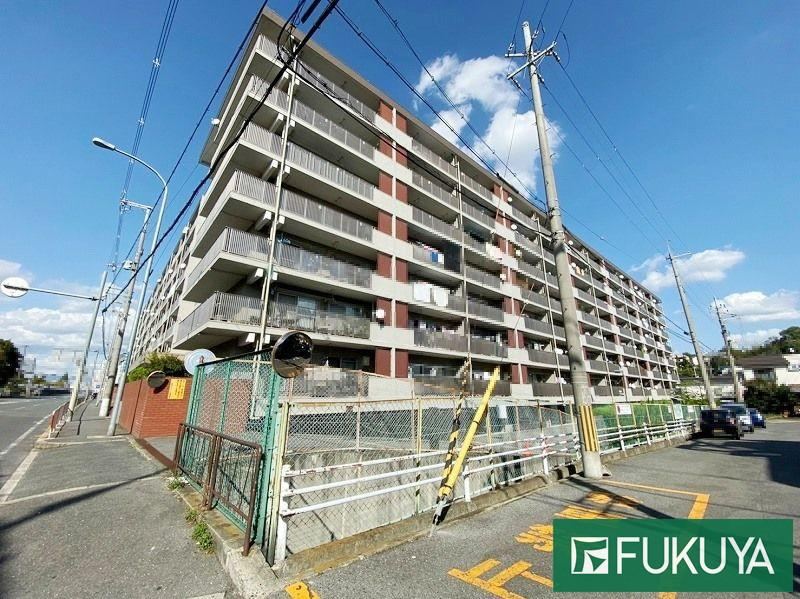 2LDK apartment in Neyagawa, Osaka - Photo 1