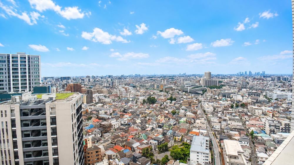 2LDK apartment in Shinagawa Ward, Tokyo - Photo 1