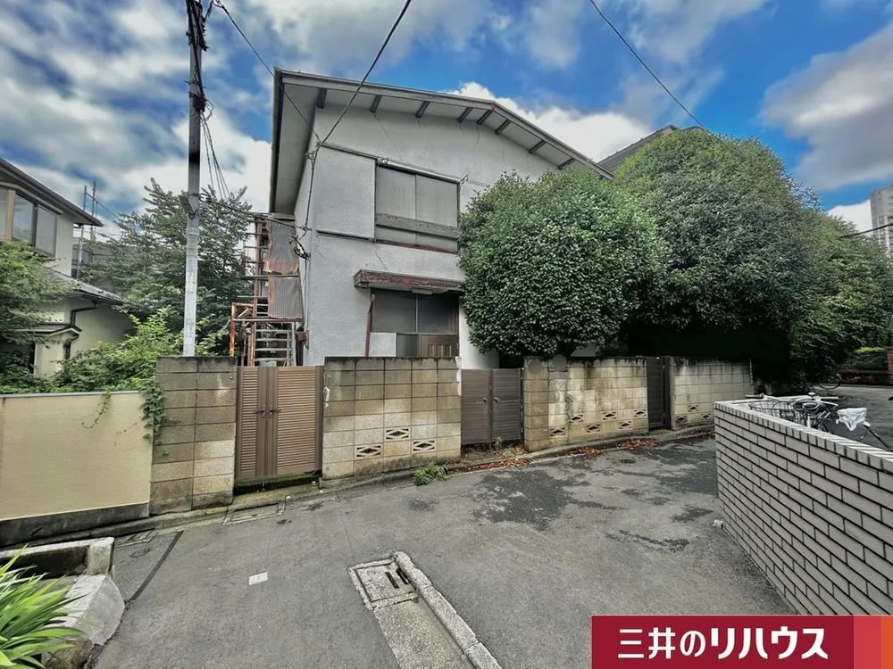 219 m² land in Shinjuku Ward, Tokyo - Photo 1