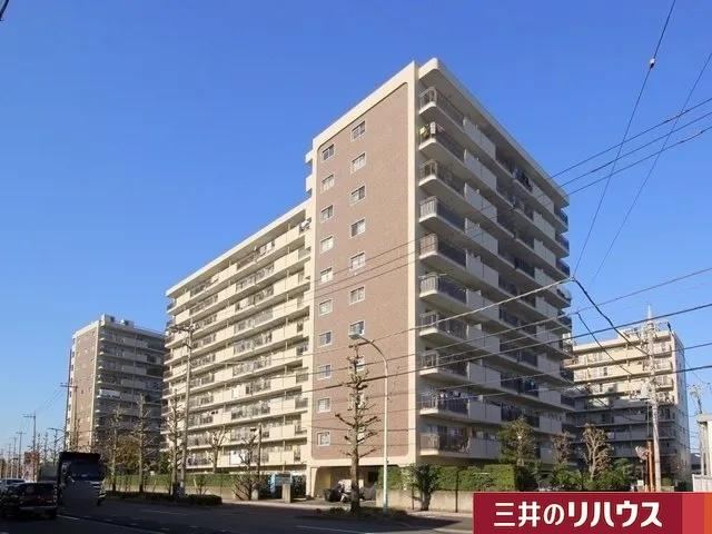 2LDK+S apartment in Inagi, Tokyo - Photo 1