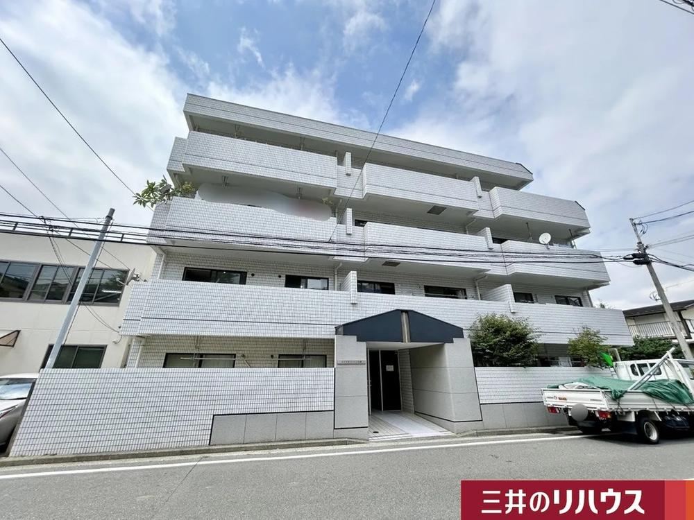 3LDK+S apartment in Minami Ward, Yokohama, Kanagawa - Photo 1