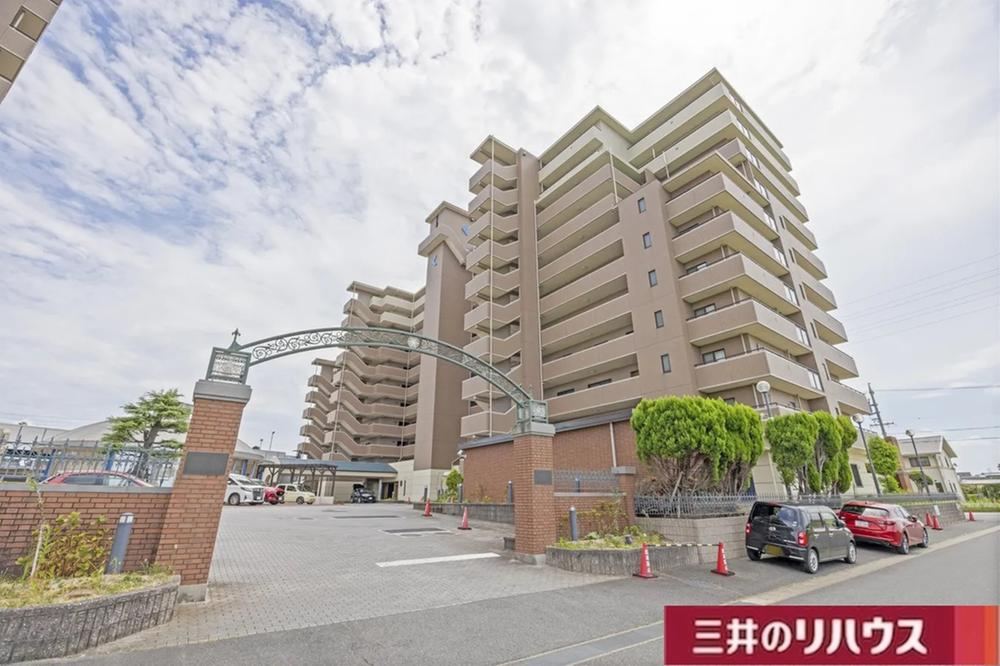 4LDK apartment in Kariya, Aichi - Photo 1