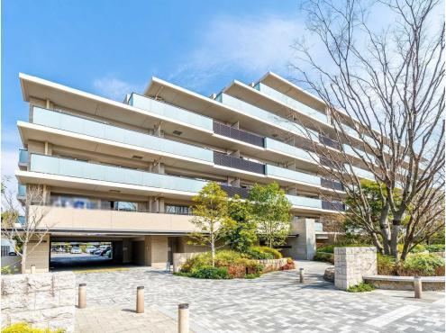 4LDK+S apartment in Akishima, Tokyo - Photo 1