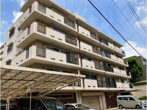 3LDK apartment in Shinjuku Ward, Tokyo - Photo 1