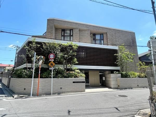 3LDK apartment in Nakano Ward, Tokyo - Photo 1