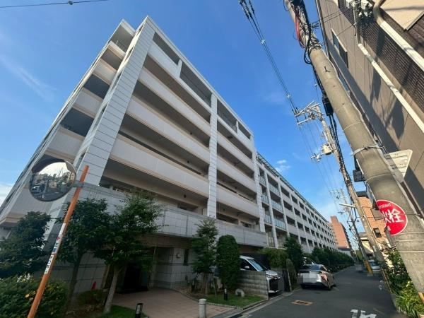 3LDK apartment in Moriguchi, Osaka - Photo 1