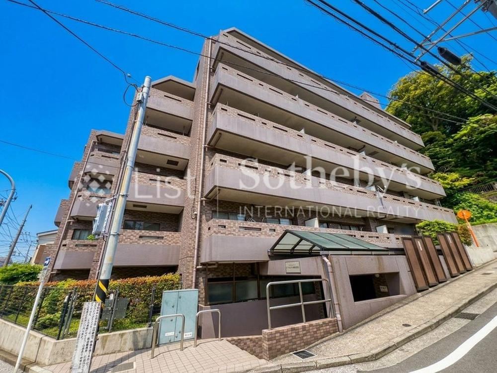 3LDK apartment in Minami Ward, Yokohama, Kanagawa - Photo 1