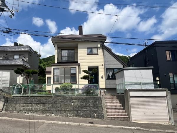 5LDK house in Nishi Ward, Sapporo, Hokkaido - Photo 1
