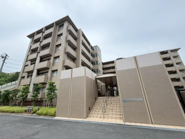 3LDK apartment in Ikoma, Nara - Photo 1