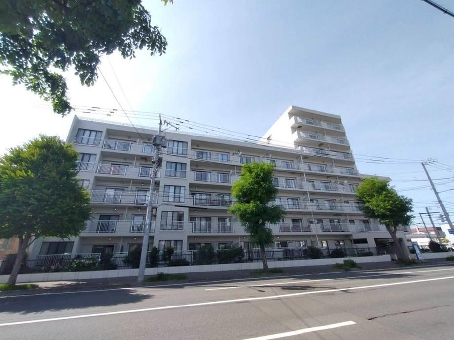 2LDK+S apartment in Chuo Ward, Sapporo, Hokkaido - Photo 1