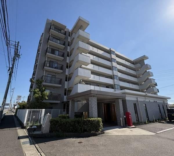 2LDK+S apartment in Iwakura, Aichi - Photo 1