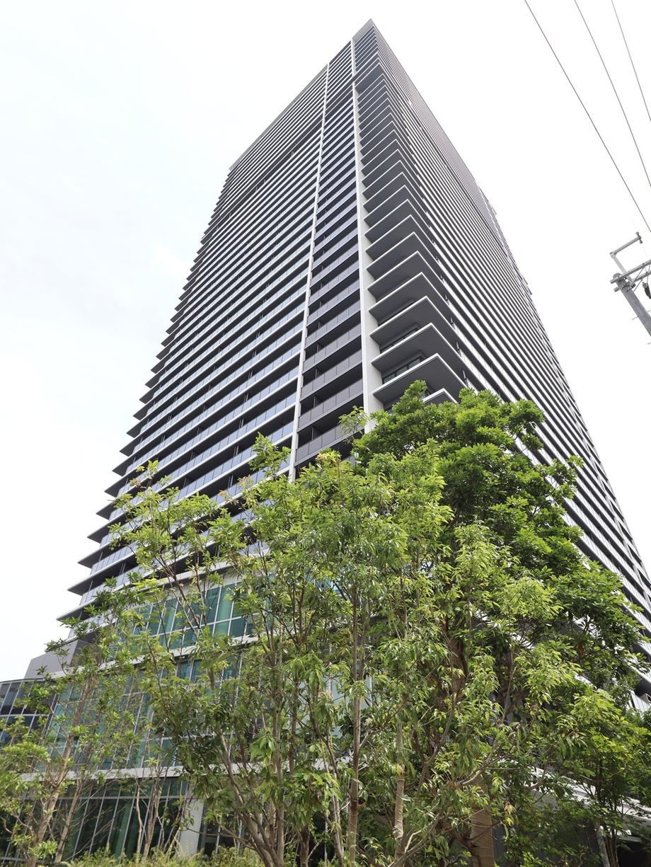 3LDK apartment in Yodogawa Ward, Osaka - Photo 1