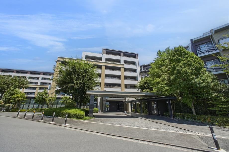 3LDK apartment in Tsurumi Ward, Yokohama, Kanagawa - Photo 1