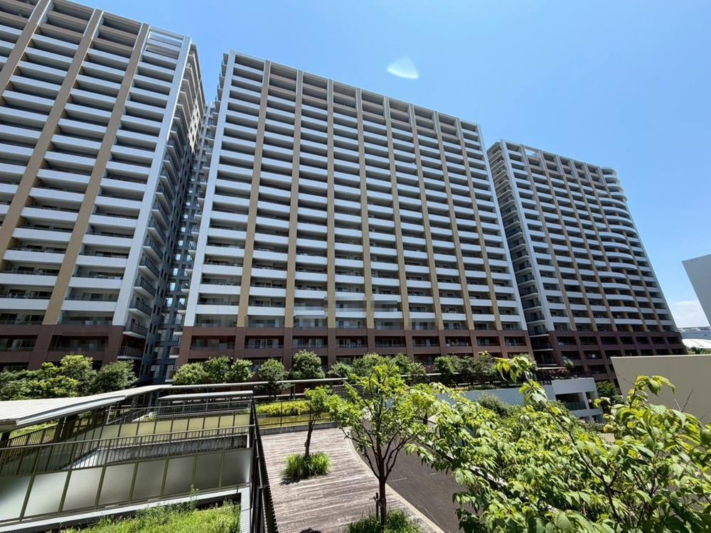 4LDK apartment in Suminoe Ward, Osaka - Photo 1
